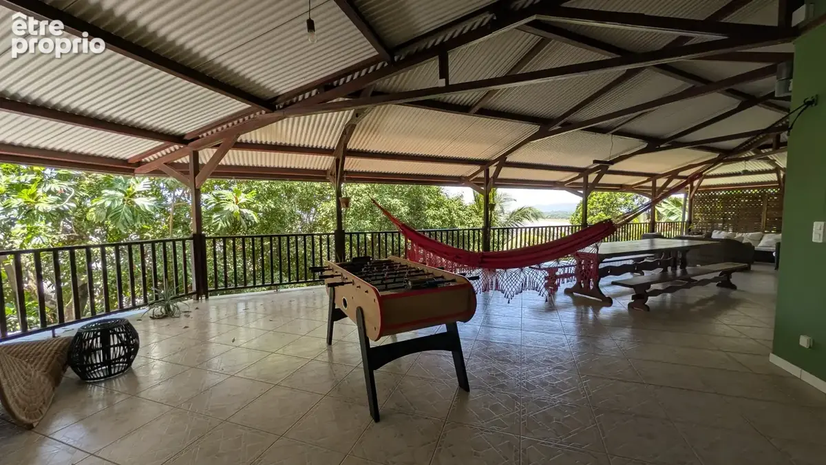 Exceptionnel à Cayenne Bourda : Villa d’architecte avec vue mer panoramique et fort rendement locatif - photo 16