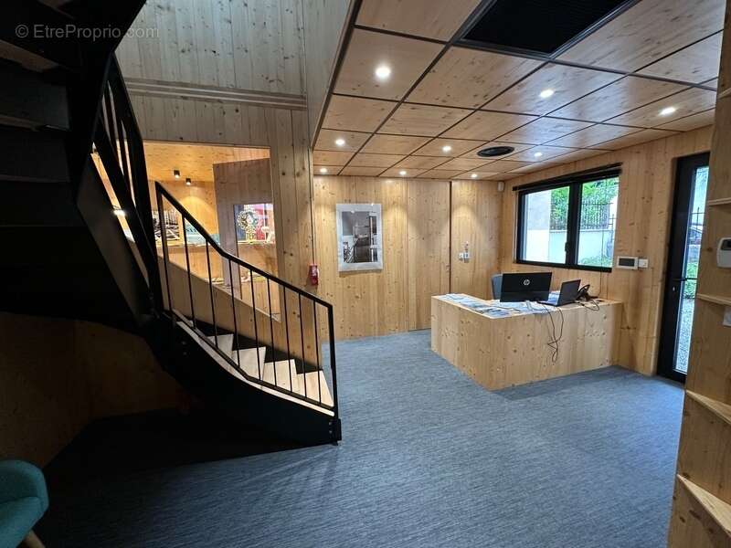 Commerce à TASSIN-LA-DEMI-LUNE