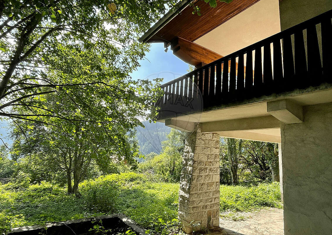 Maison à ARACHES-LA-FRASSE