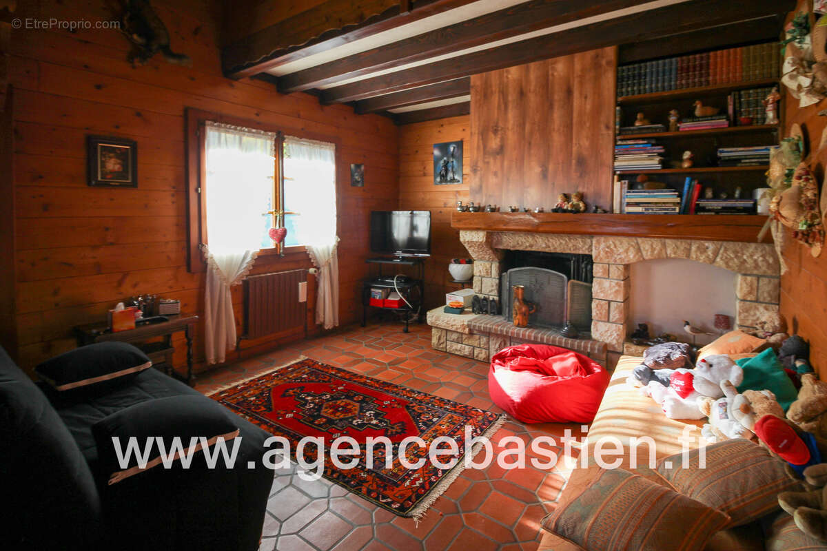 Maison à DIVONNE-LES-BAINS