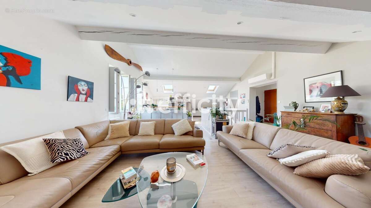 Appartement à FONTAINES-SUR-SAONE