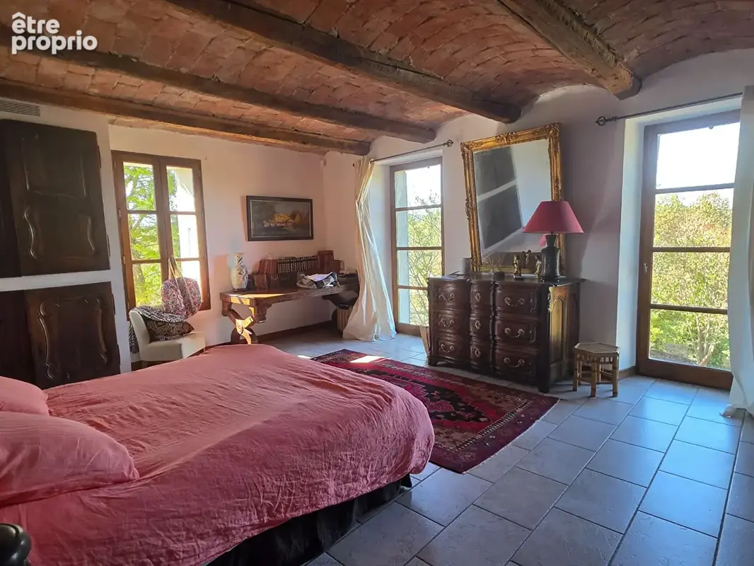 Bastide en pierres sur terrain de 8800 m² - photo 8