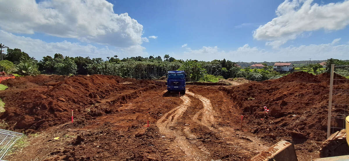 Terrain à PETIT-BOURG
