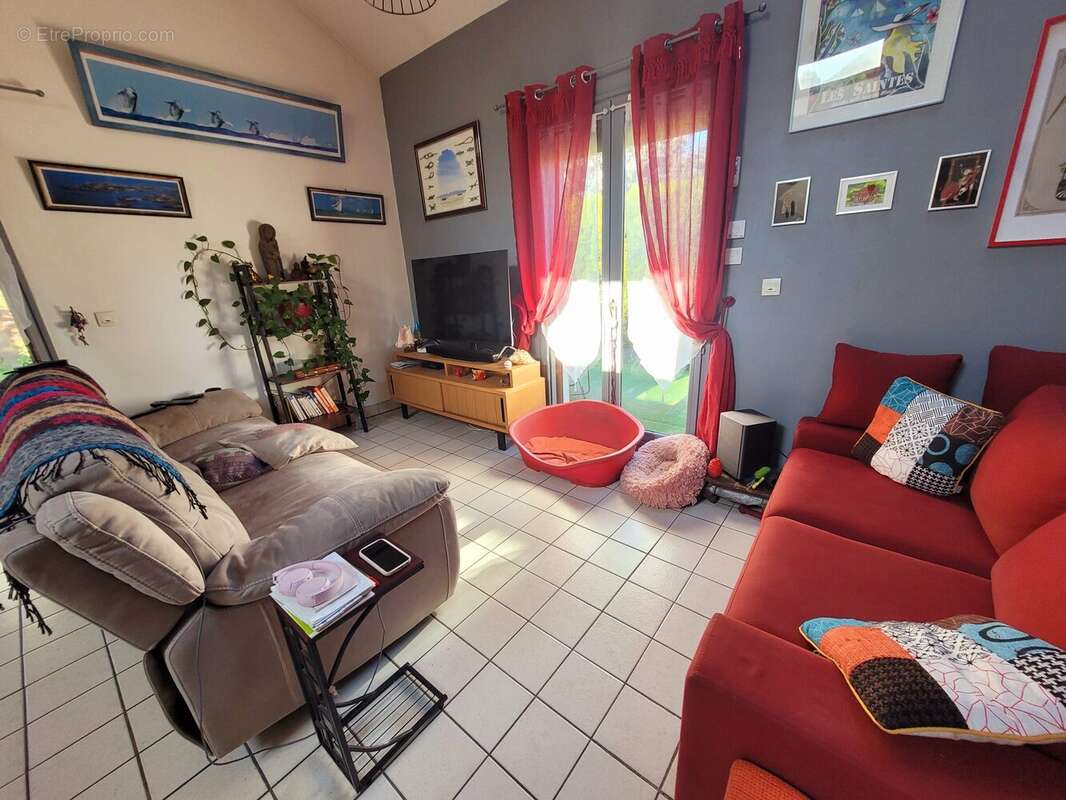 Maison à SAINT-JULIEN-MONT-DENIS