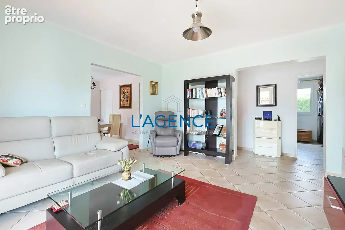 Appartement T4 de 81m2 habitables avec jardin de 150 m2 au calme sans vis à vis , garage et parking - photo 6