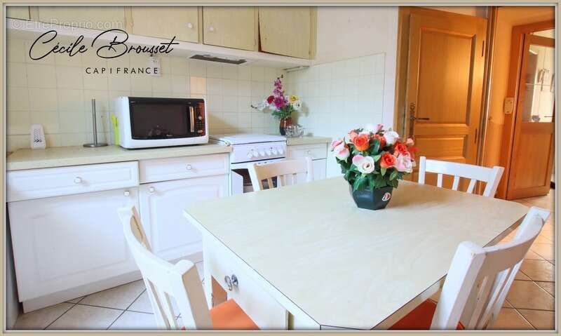 Maison de village avec terrasses et cour entièrement rénovée – 120 m² – 5 chambres - 8 pièces SAINT LAURENT DE CERDANS (66) - photo 11