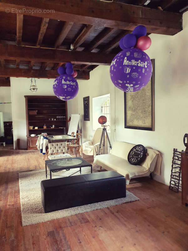 salle des meubles coin salon - Maison à PLAISANCE