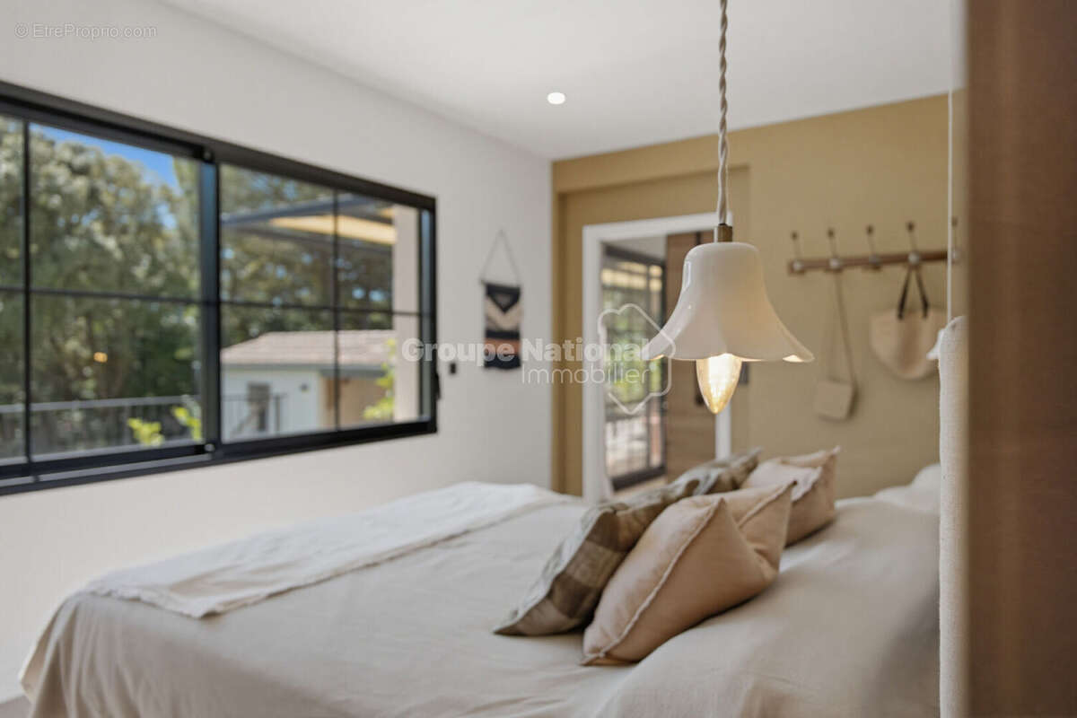 Maison 5 pièce(s) - Hauts de Mauvalat avec dépendance - photo 8
