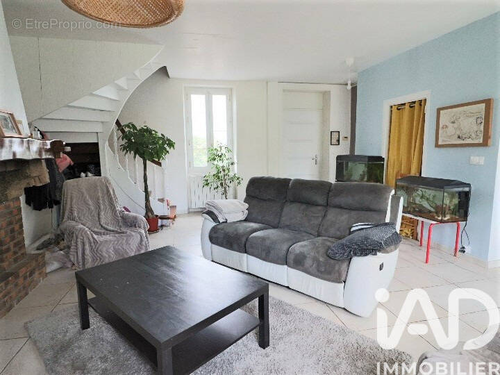 Photo 1 - Maison à SAINT-MALO-DE-GUERSAC