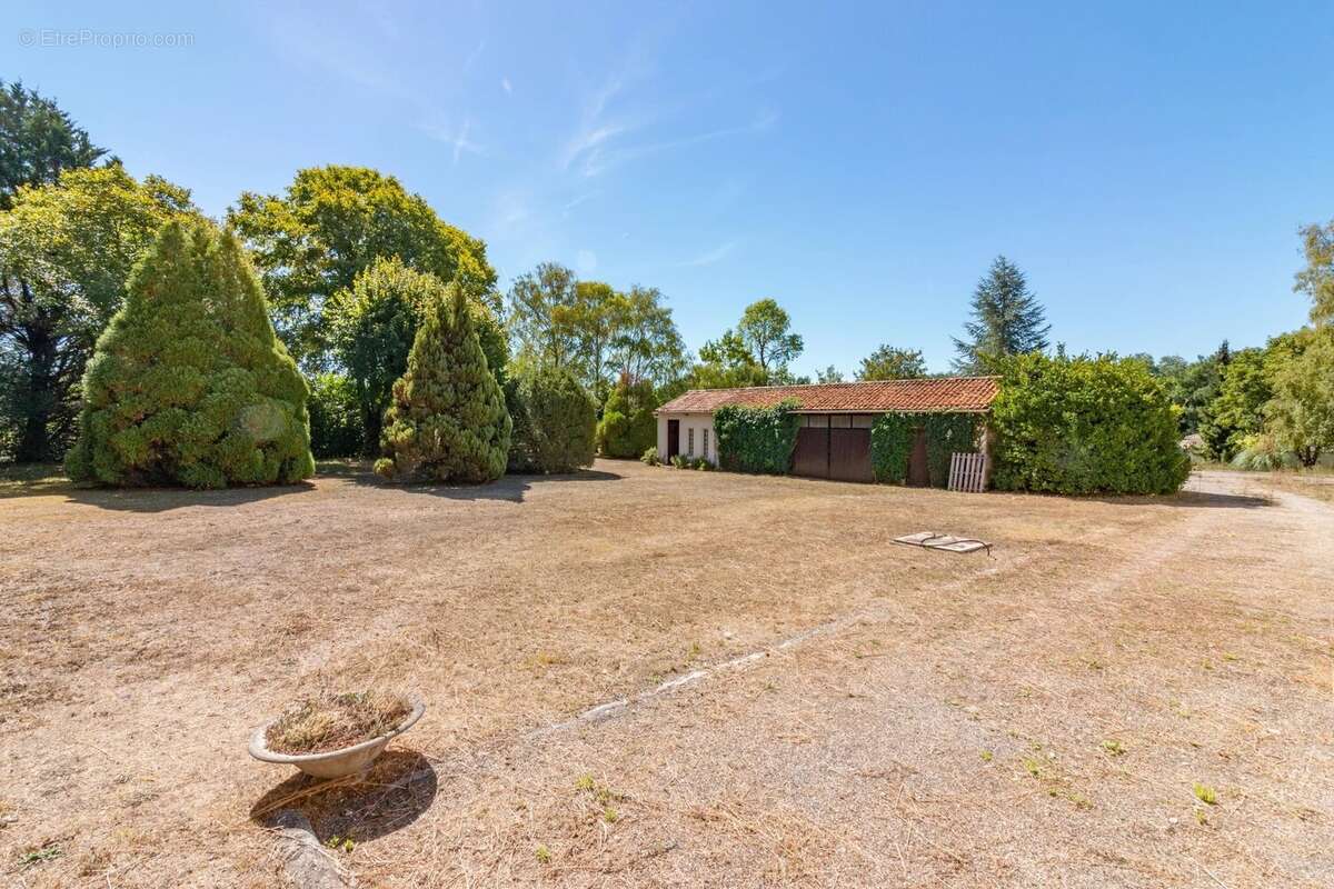 Spacieuse maison à la campagne avec piscine près de Cognac - photo 22