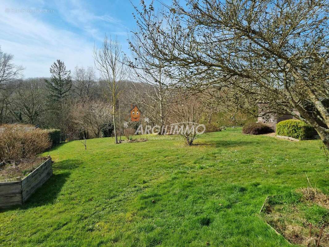 Maison à BESSE-SUR-BRAYE