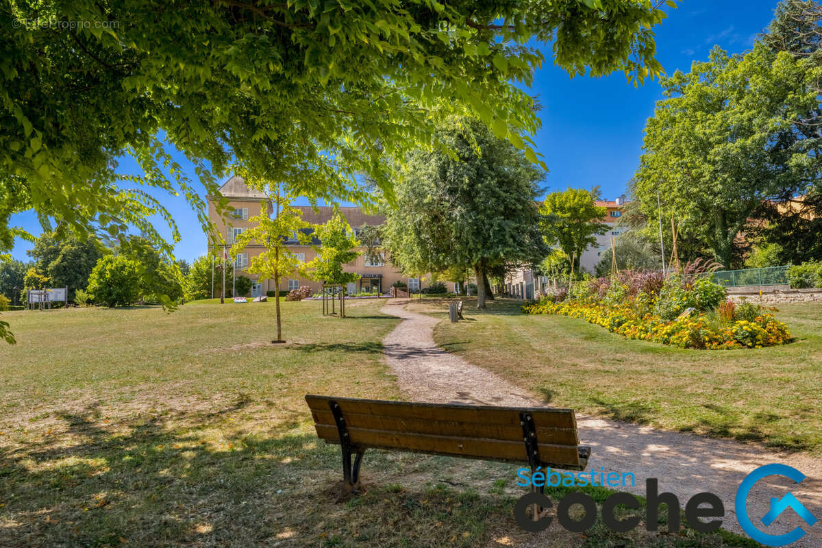 Appartement à SAINT-BONNET-DE-MURE