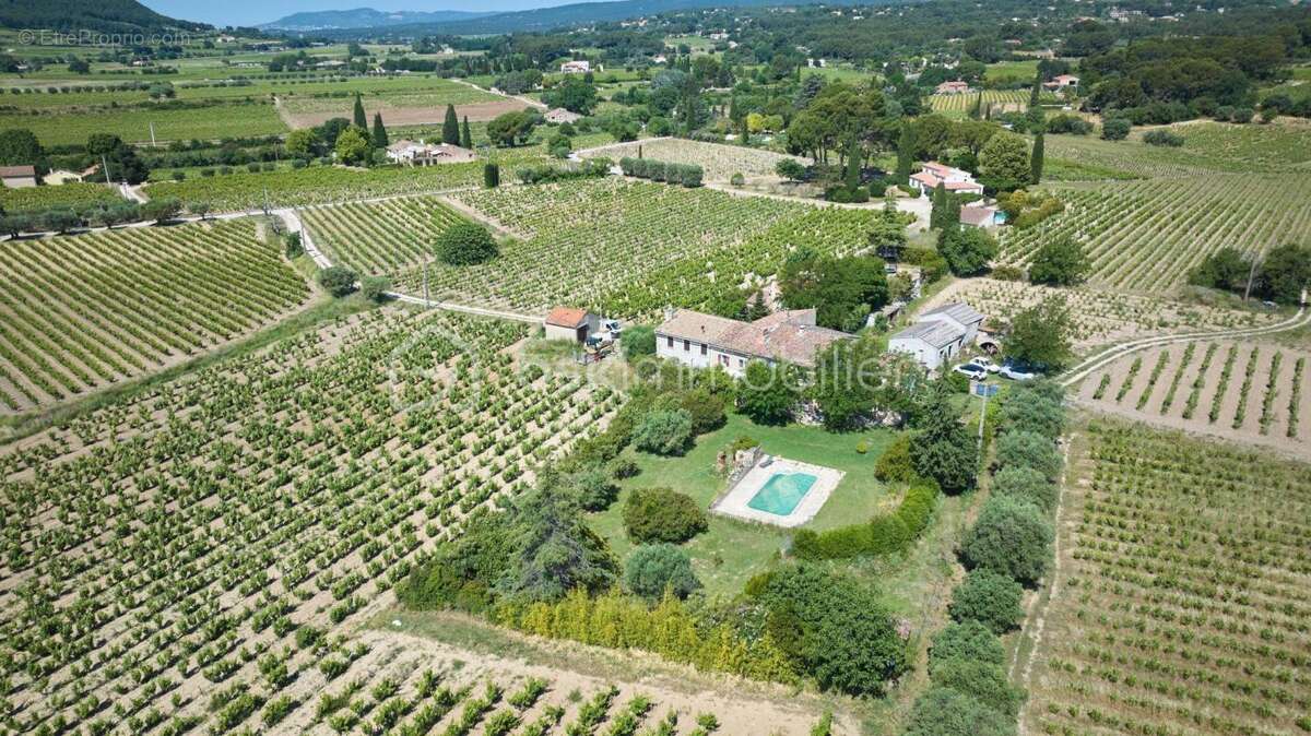 Maison à LE CASTELLET
