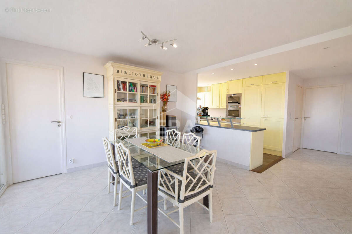Appartement à MANDELIEU-LA-NAPOULE