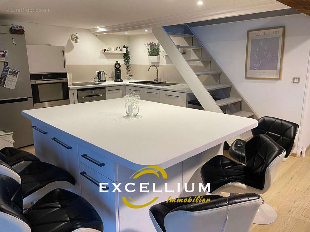 Appartement à CAILLOUX-SUR-FONTAINES