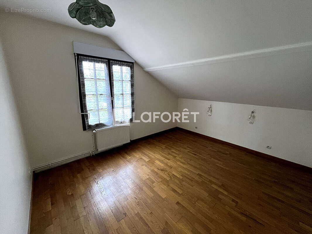 Maison à LES MUREAUX