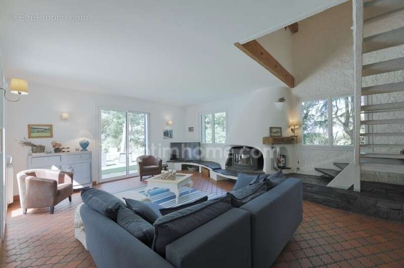 Maison à NESLES-LA-VALLEE