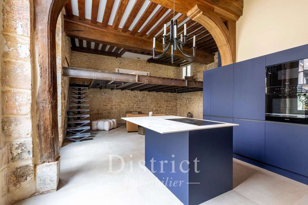 Appartement à PARIS-4E