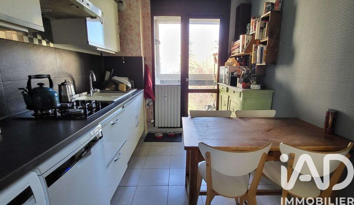 Photo 4 - Appartement à SAINT-GENIS-LAVAL