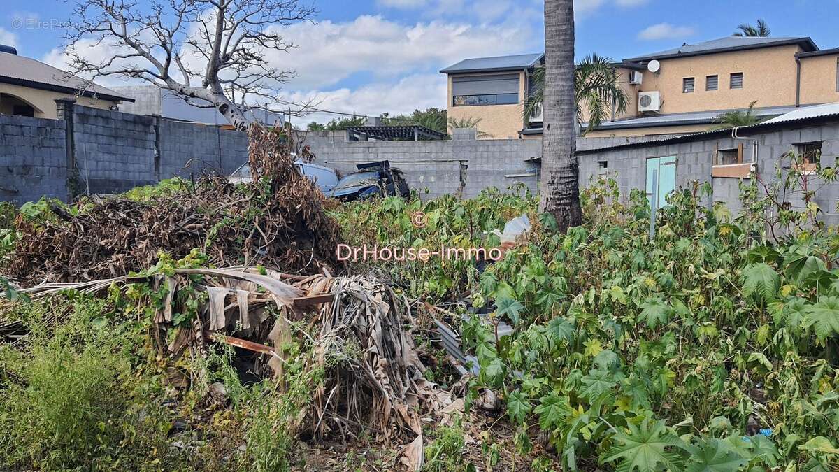 Terrain à SAINT-LOUIS