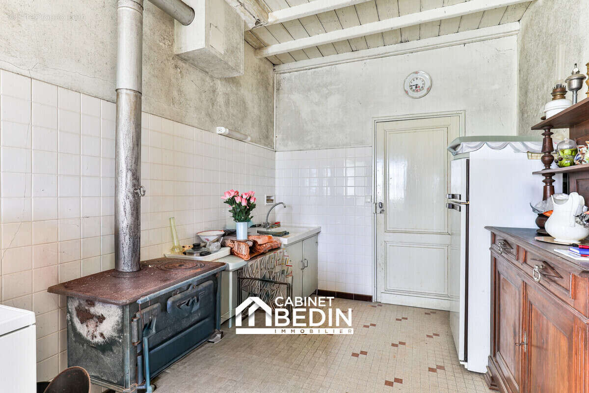 Maison 96 m² à Preignac  - photo 4