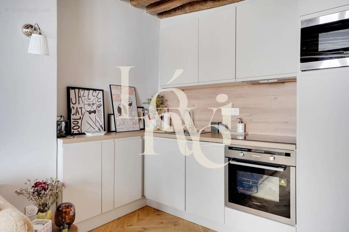 Appartement à PARIS-14E
