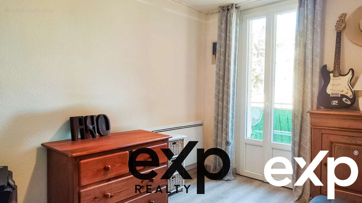 Appartement à VINS-SUR-CARAMY