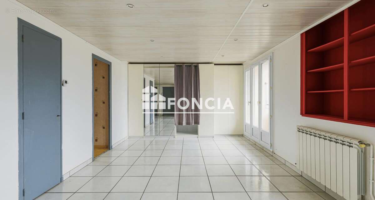 Appartement à LE PONT-DE-CLAIX