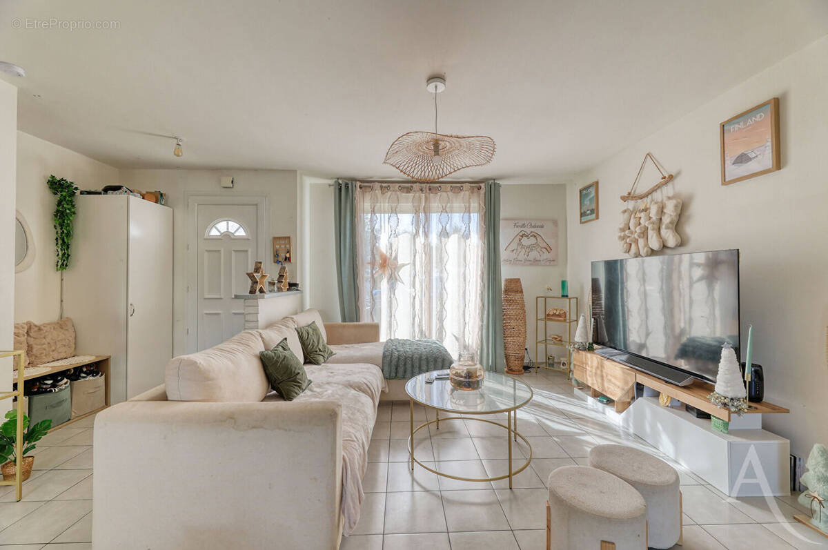 Maison à SAINT-ANDRE-TREIZE-VOIES