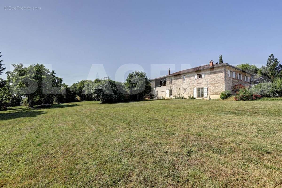 2 - Maison à SAINT-AGNAN