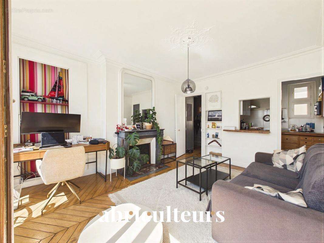 Appartement à PARIS-10E