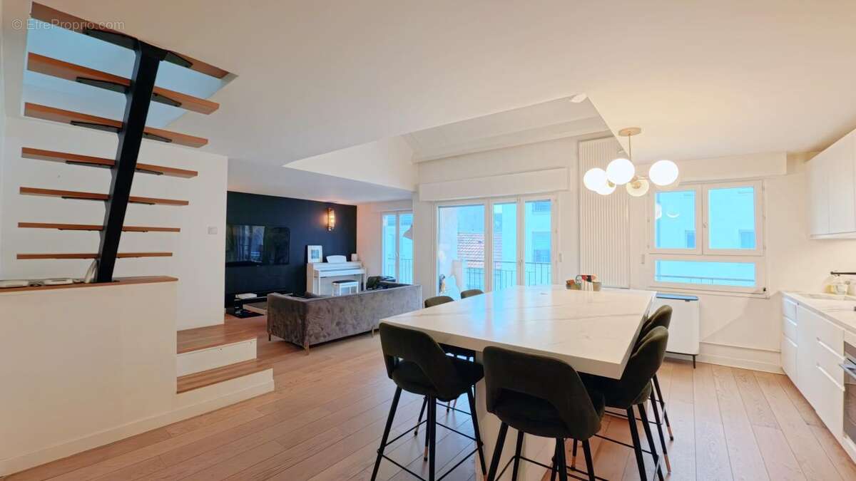 Appartement à NOGENT-SUR-MARNE