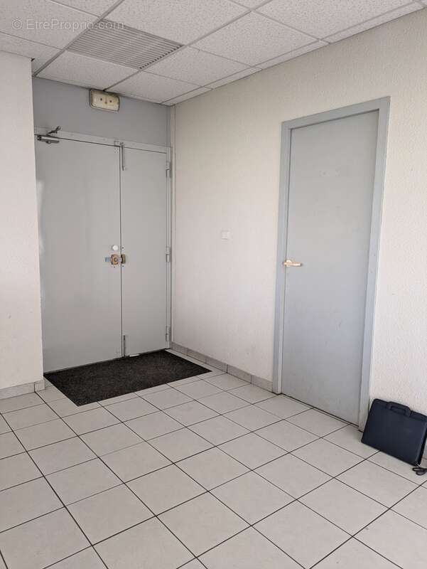 Dpt Isère (38), à vendre GRENOBLE Bureaux (ou à louer) - photo 9