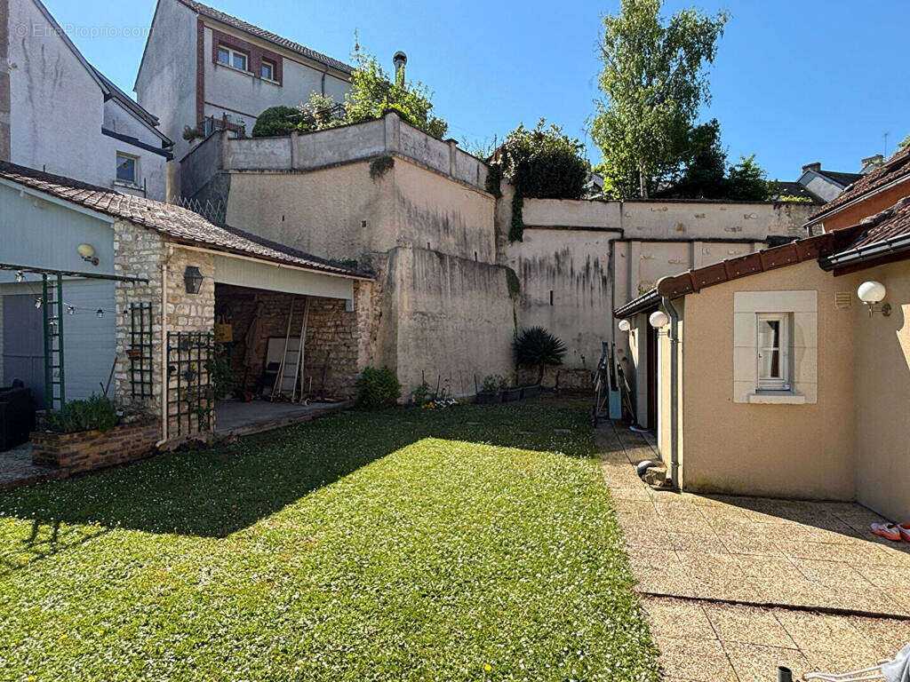 Maison 6 pièces 187 m² Châteauroux - photo 10