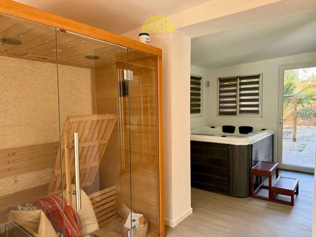 Maison à SAINT-GENIS-DES-FONTAINES