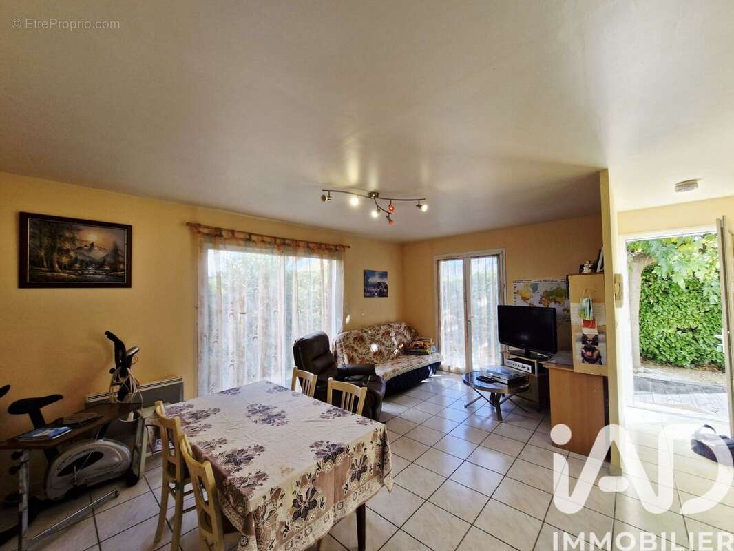 Photo 4 - Maison à NISSAN-LEZ-ENSERUNE