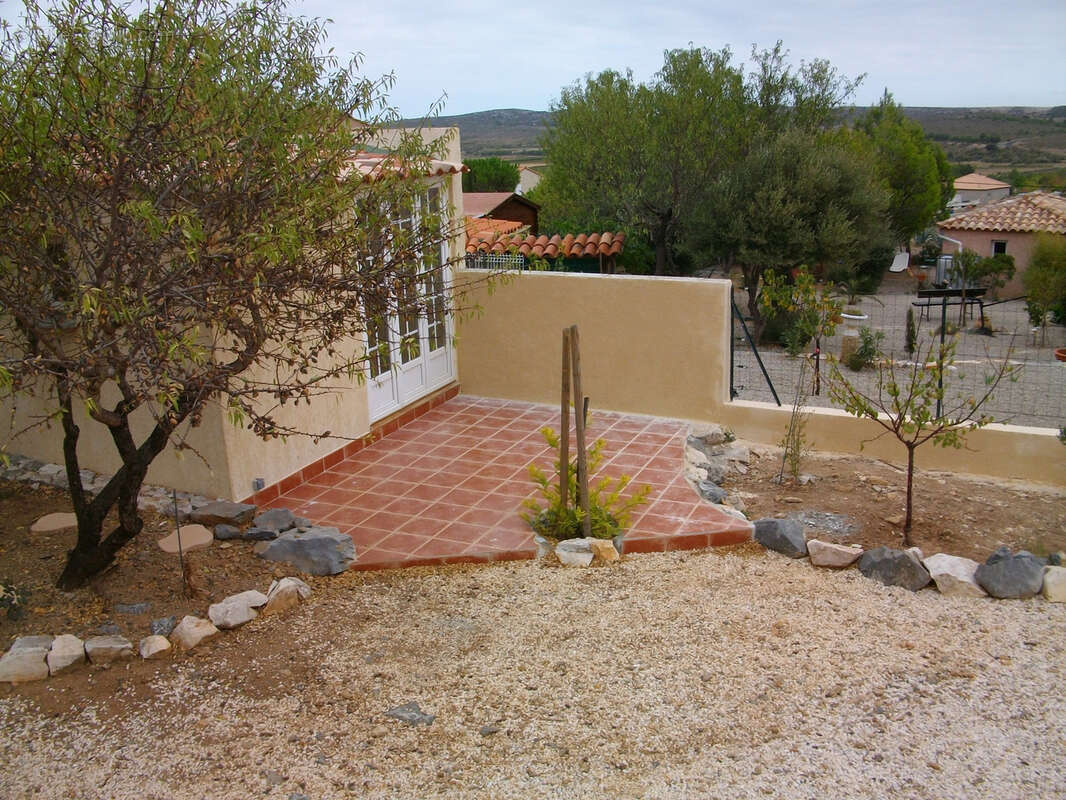 Maison à OPOUL-PERILLOS