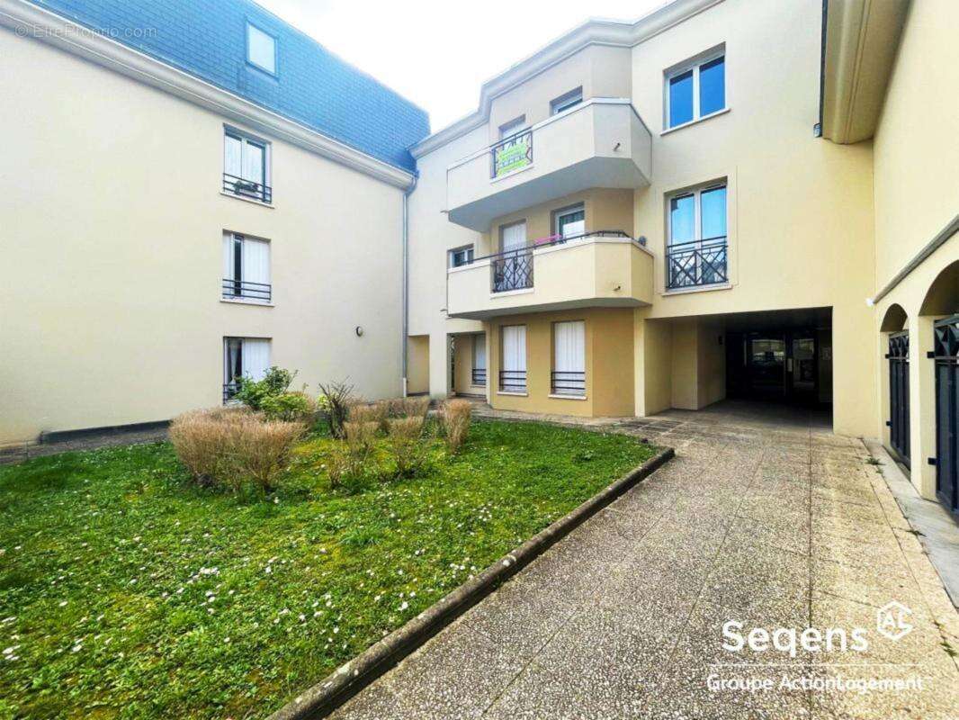 Appartement à LES MUREAUX