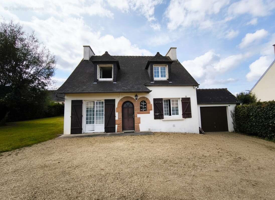 Maison à LAMPAUL-GUIMILIAU