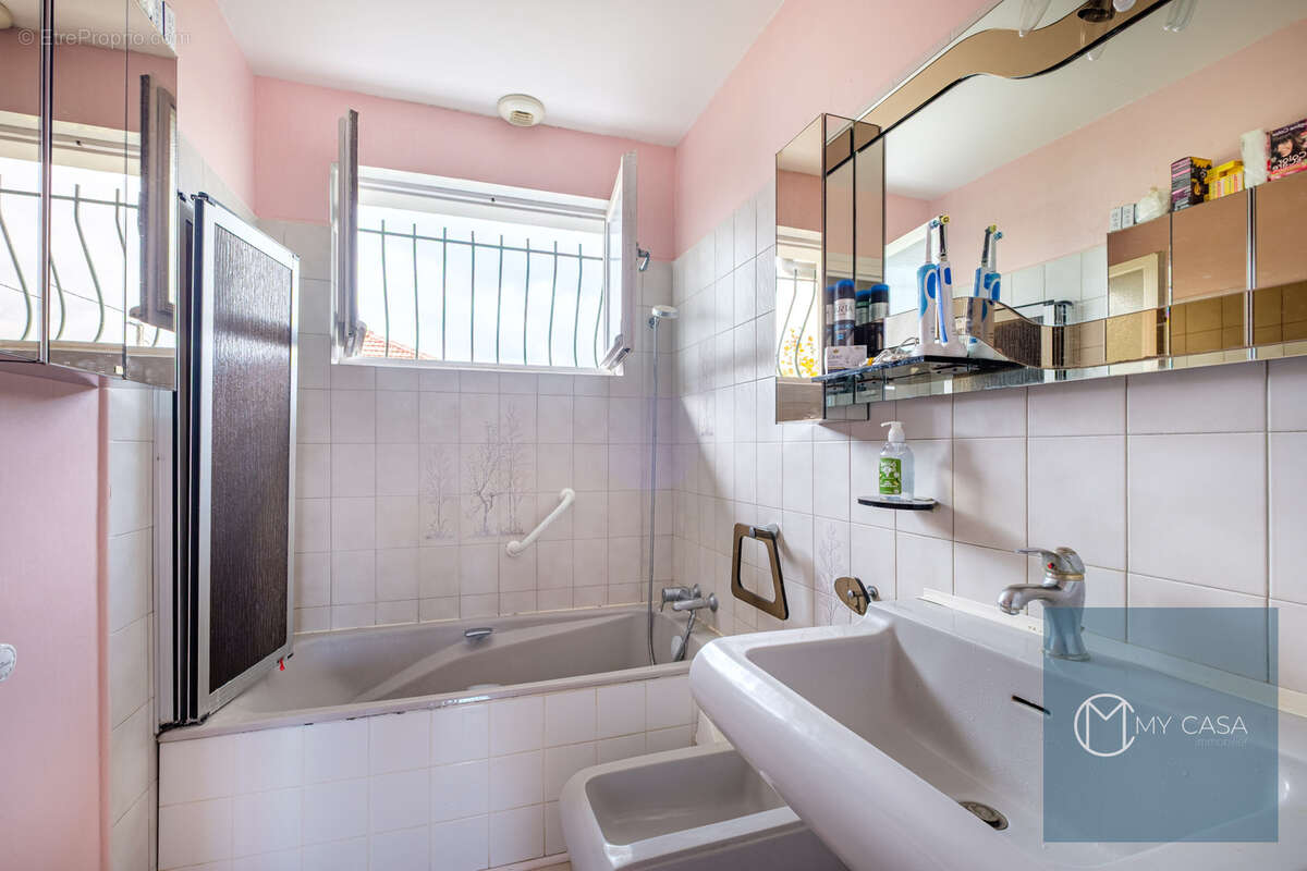 Maison à CHAMPAGNE-AU-MONT-D'OR