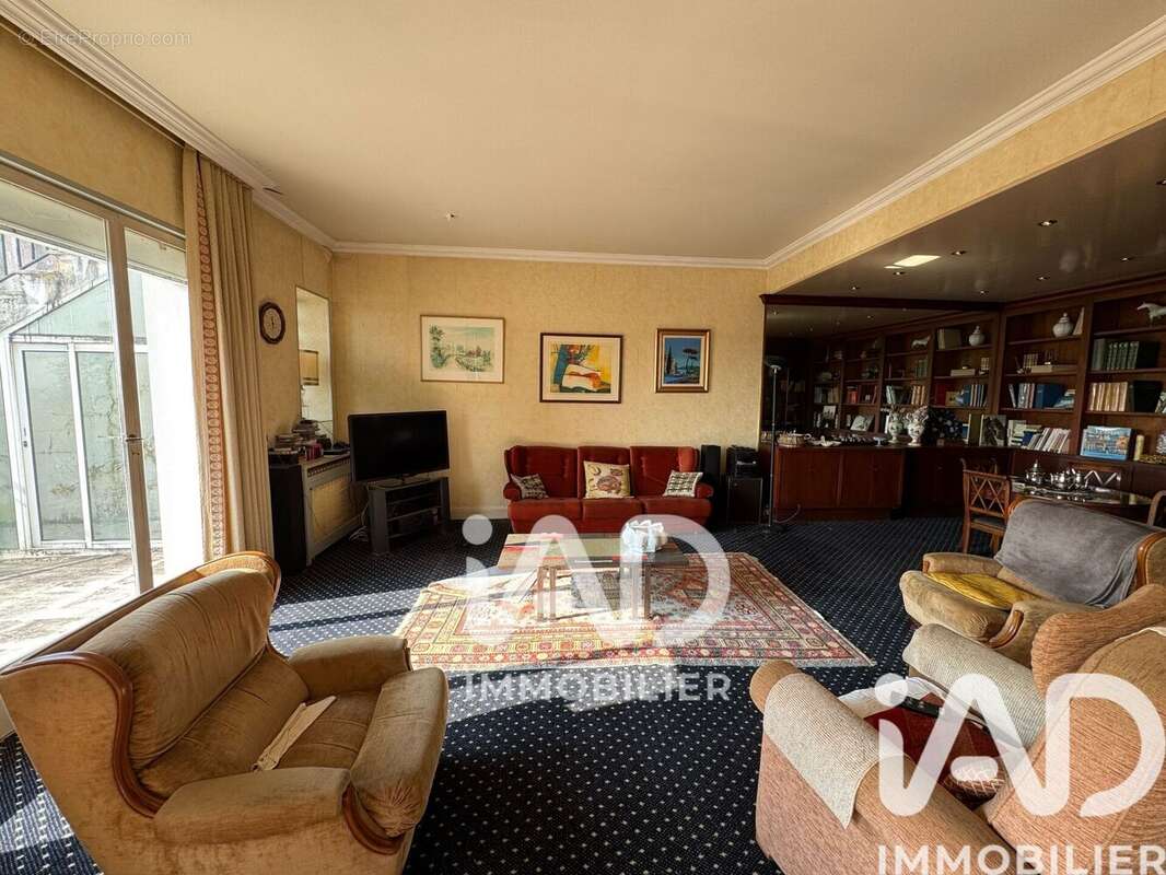 Maison 250 m² à Fleac  - photo 3