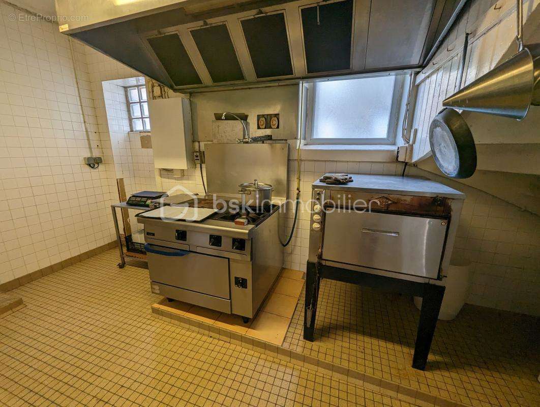 Commerce à FOUGERES