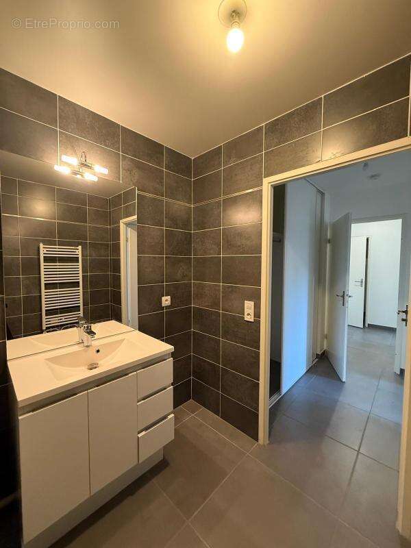 Beau trois pieces - immeuble recent - eaubonne - photo 7