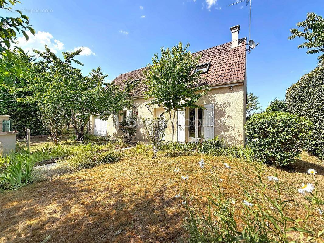 Maison à VERNEUIL-L'ETANG