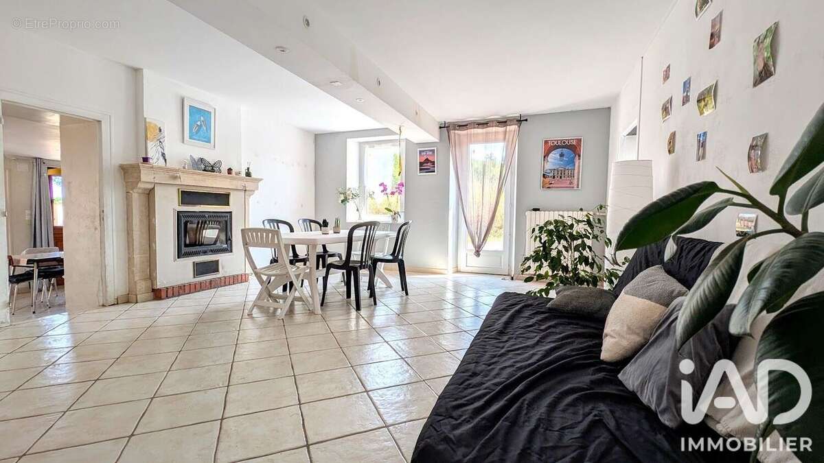 Maison 210 m² à Saint-Jean-De-La-Motte  - photo 4