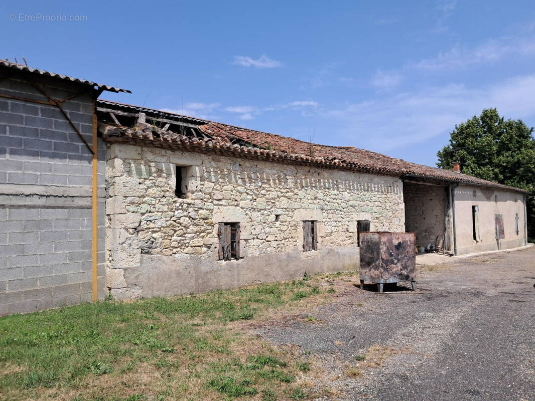 Maison à LAROQUE-TIMBAUT