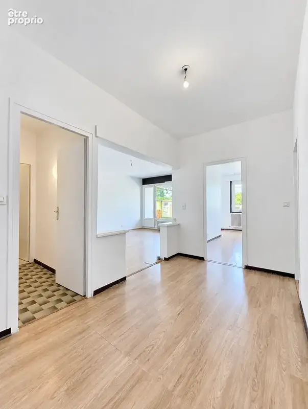 À vendre    t3 de 84,3 m2   hypercentre de reignier avec cave et parking - photo 2
