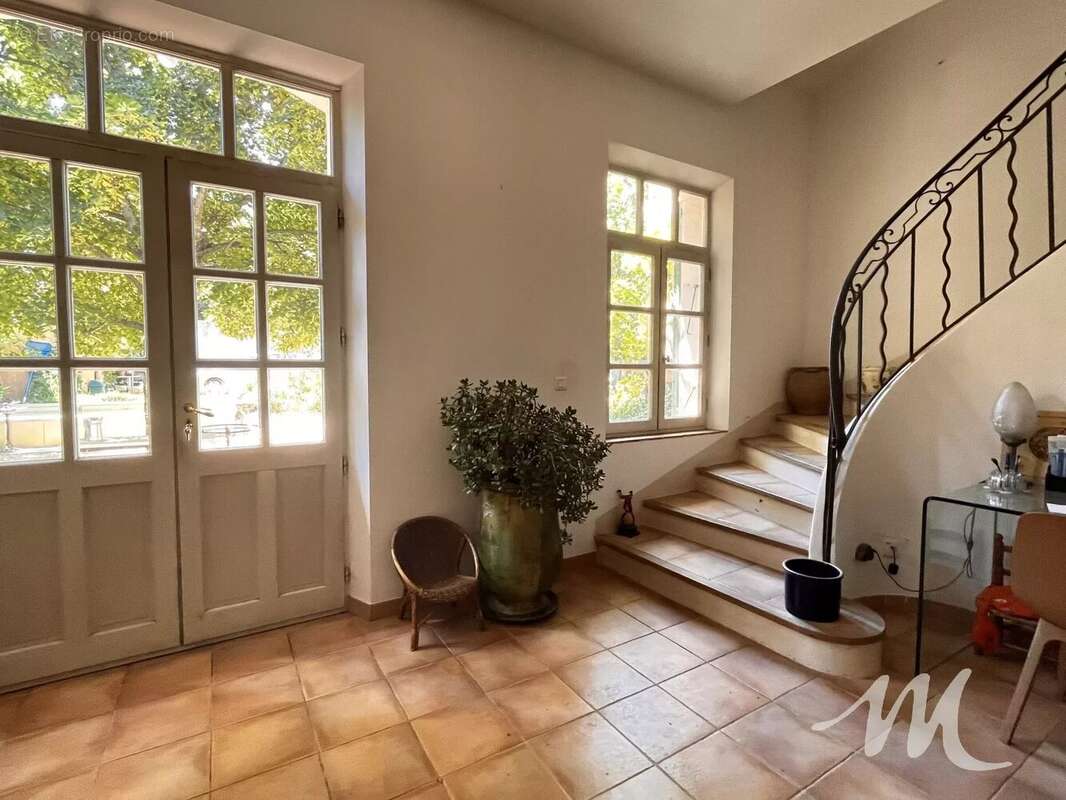 A VENDRE SAINT-MAXIMIN-LA-SAINTE-BAUME 83470 Maison de Maître avec jardin et piscine - photo 5