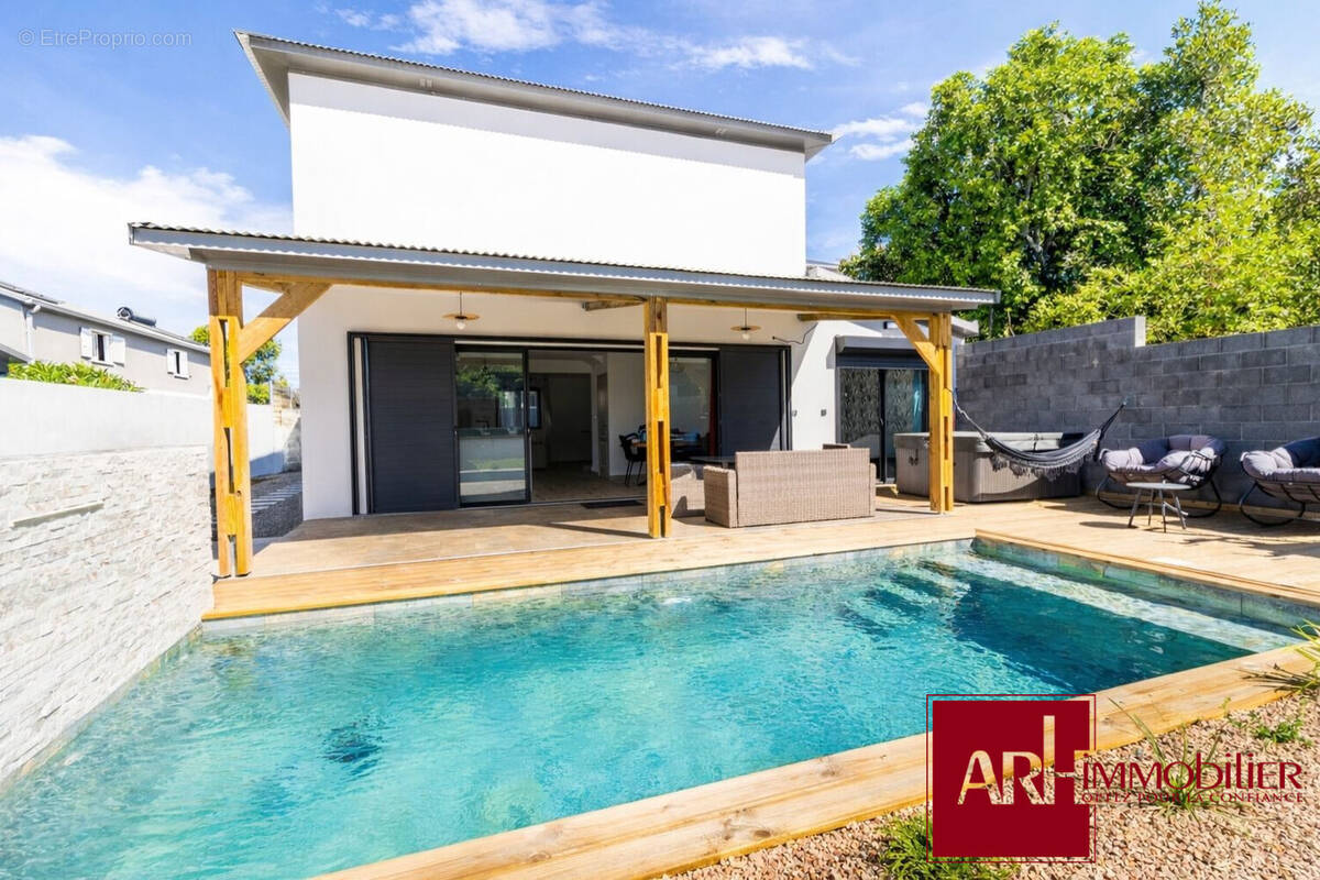 Maison à SAINT-PIERRE