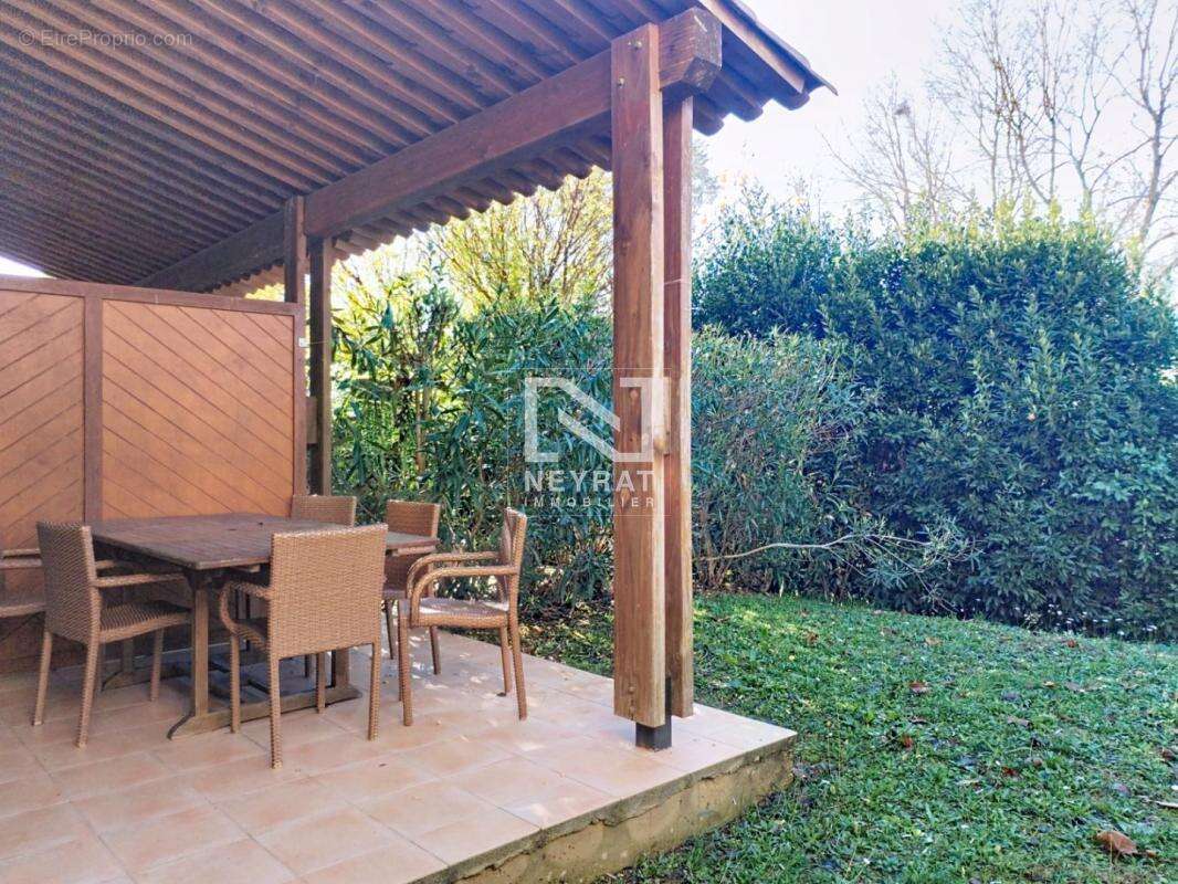 Appartement à MONTAUROUX